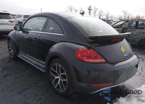 2018 Volkswagen Beetle 2.0T Dune z USA, uszkodzony, nr VIN 3VWSD7AT0JM711577